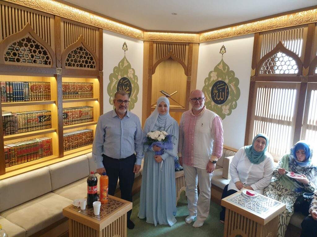 Elma Husejnović iz Banovića 111. hafiza Behram-begove medrese 